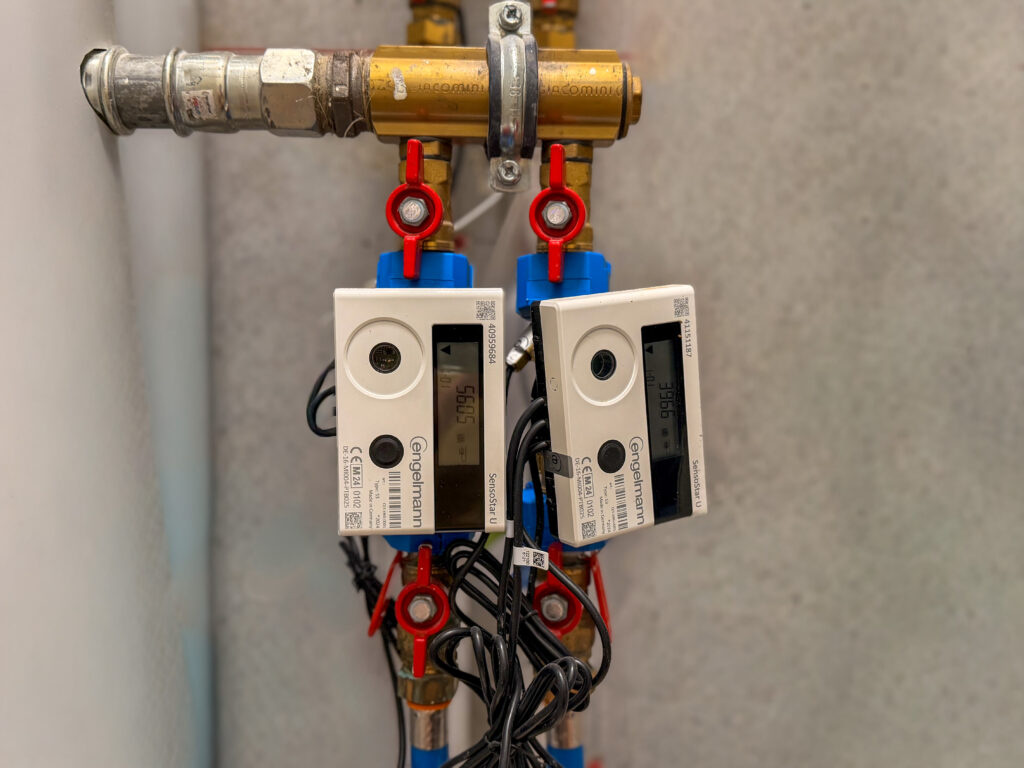 Compteur d’énergie thermique (CET) avec écran kWh pour le suivi des consommations de chauffage et la maîtrise des charges dans l’habitat collectif - OCEA Smart Building