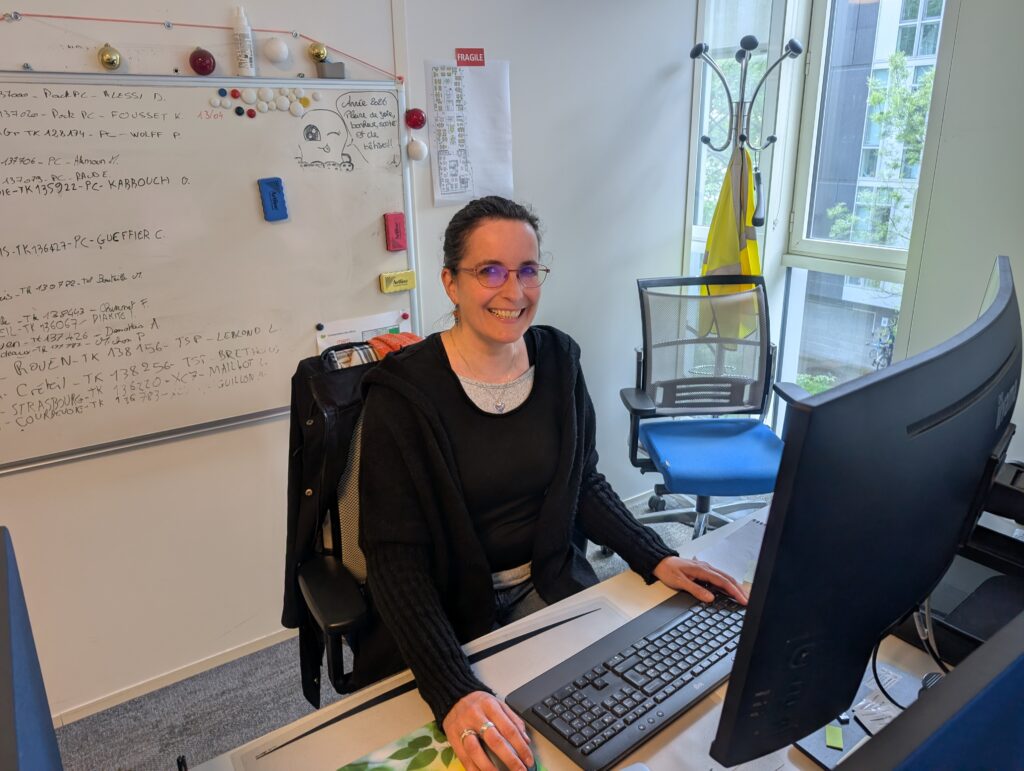 Delphine chez OCEA travaillant au sein du service help desk - reconversion professionnelle