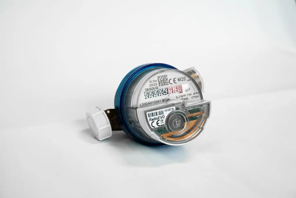 Compteur d’eau individuel connecté pour eau chaude avec module de télérelève, permettant le suivi précis des consommations et la répartition des charges en immeuble - OCEA Smart Building
