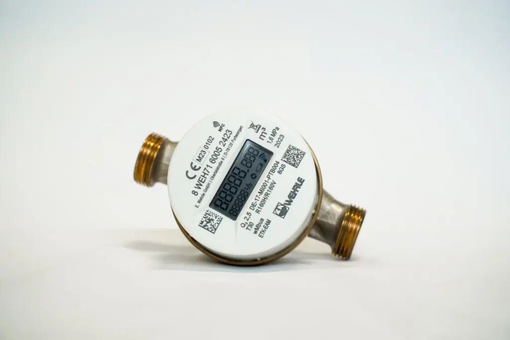 Compteur d’eau individuel digital pour eau froide avec affichage électronique, utilisé pour mesurer et piloter les consommations d’eau en logement collectif - OCEA Smart Building